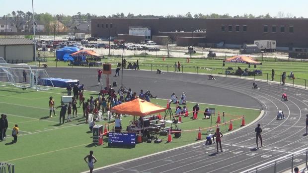 Girls 4x200 Relay Finals Section 2