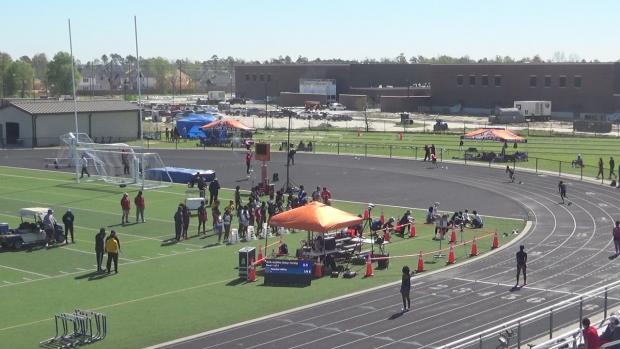 Girls 4x200 Relay Finals Section 1