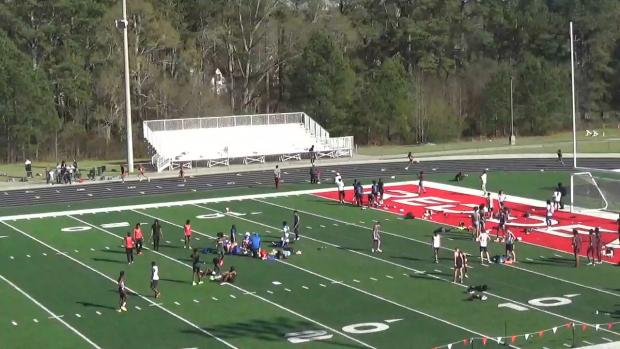 Girls 4x400 Heat 1