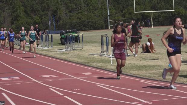 Girls 1600 Finals Section 1
