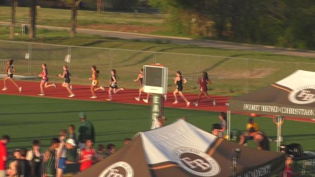 Girls 1600 Finals Section 1