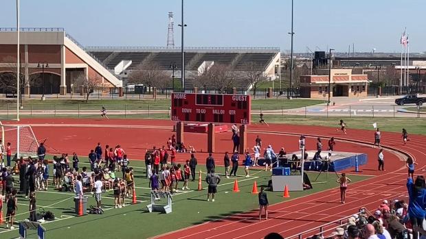 Girls 4x200 Relay Finals Section 1