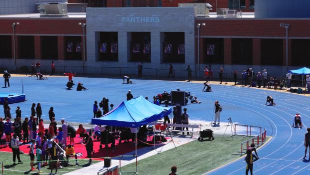 Boys 4x200 Relay Finals Section 1