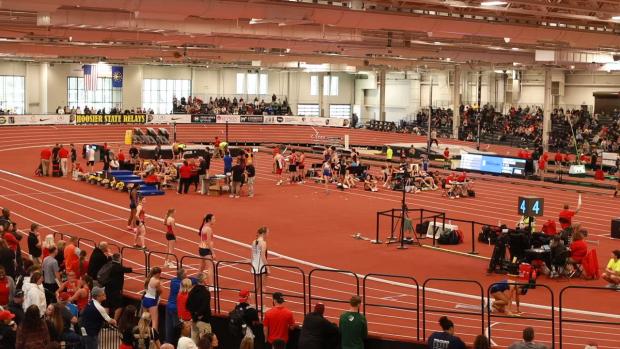 Girls 4x200 Relay Finals Section 3