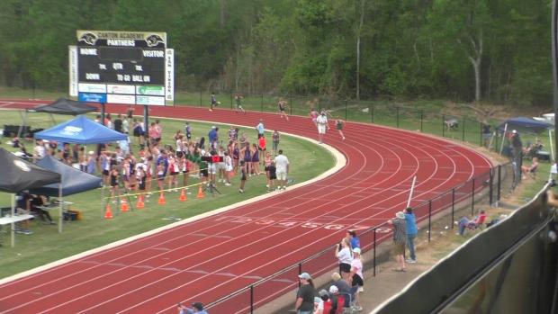 Middle School Girls 400 Heat 5