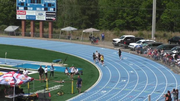 Girls 4x800 Relay Heat 1