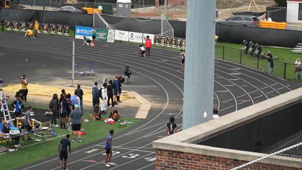 Boys 4x400 Relay Finals Section 1