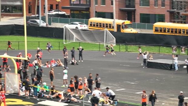 Girls 1600 Sprint Medley Relay Finals Section 1