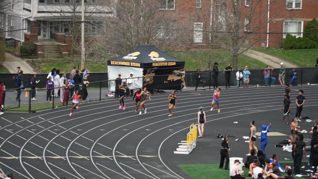 Girls 200 Finals Section 7