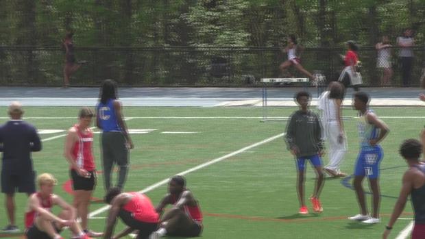 Girls 4x200 Relay Heat 2