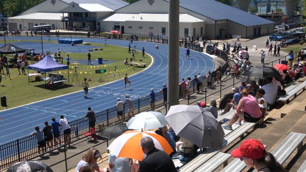 Boys 4x200 Relay Finals Section 1