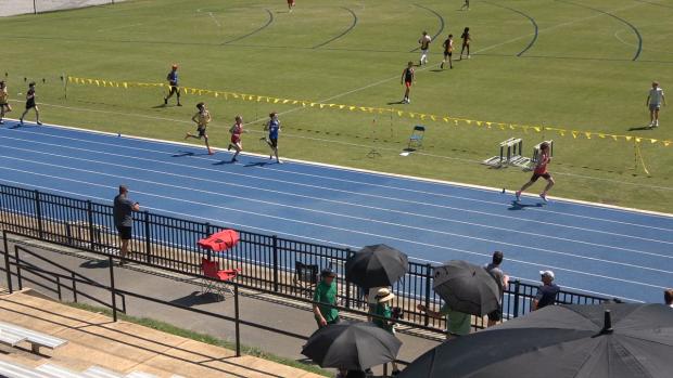 Boys 1600 Finals Section 1 (Final Laps Leaders Only)