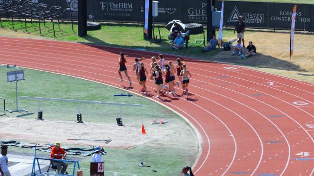 Girls 1600 Finals Section 1