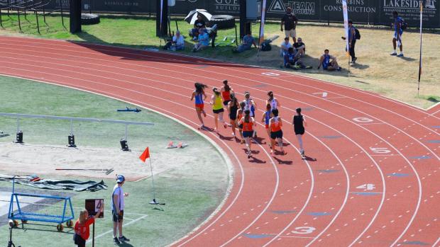 Girls 1600 Finals Section 2