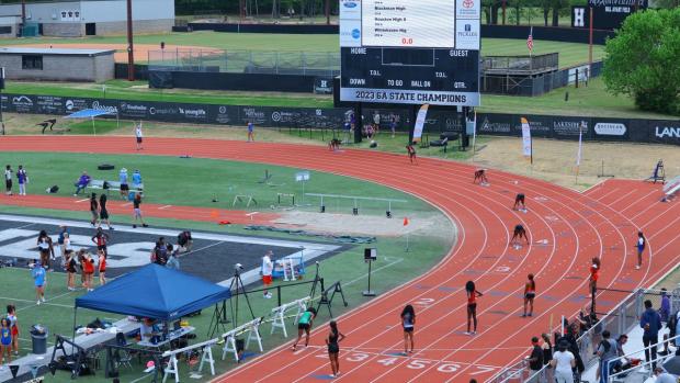 Girls 4x400 Relay Finals Section 1