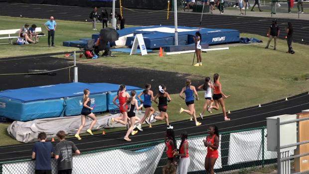 Girls 4x800 Relay Finals Section 1