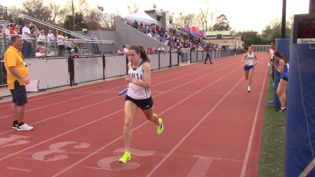 Finish Of The Girls 4x800 