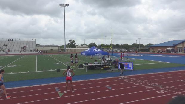 Girls 4x200 Relay Finals Section 1