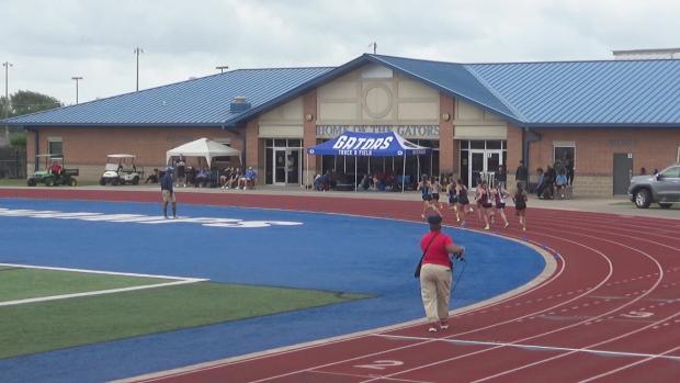 Girls 1600 Finals Section 1