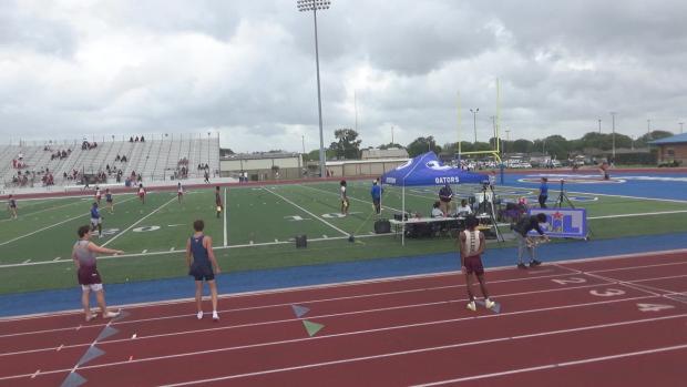 Boys 4x200 Relay Finals Section 1