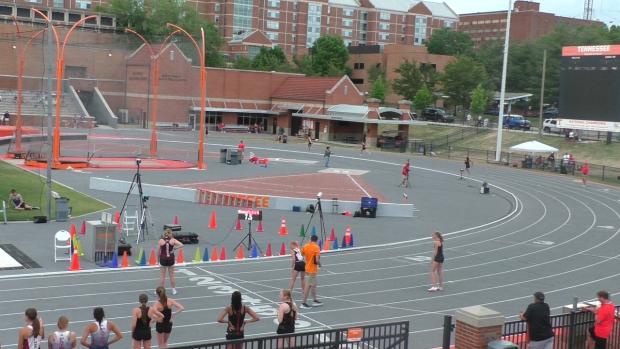 Girls 4x400 Relay Finals Section 1
