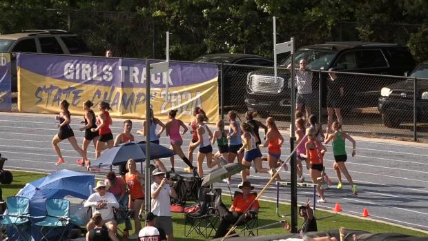 Girls 1600 Finals Section 1