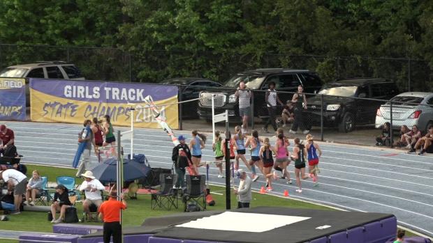 Girls 3200 Finals Section 1