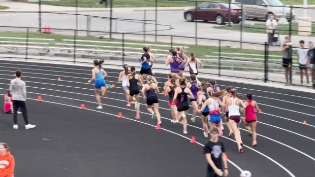 Girls 1600 Finals Section 4