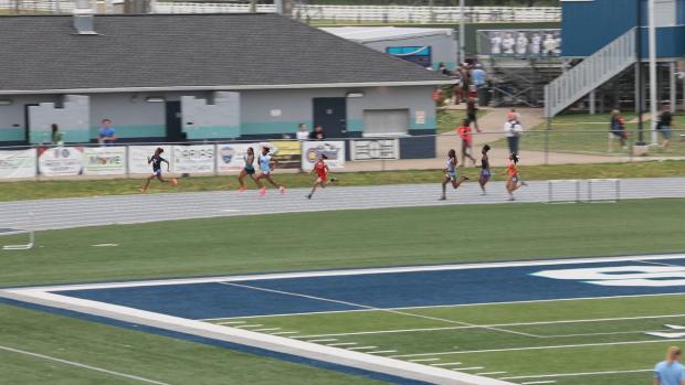 Girls 200 Finals Section 4