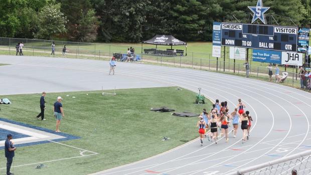 Girls 1600 Finals Section 2