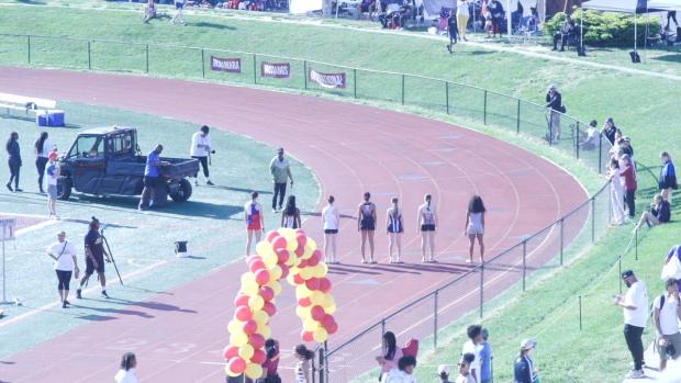 Girls 4x800 Relay Finals Section 1
