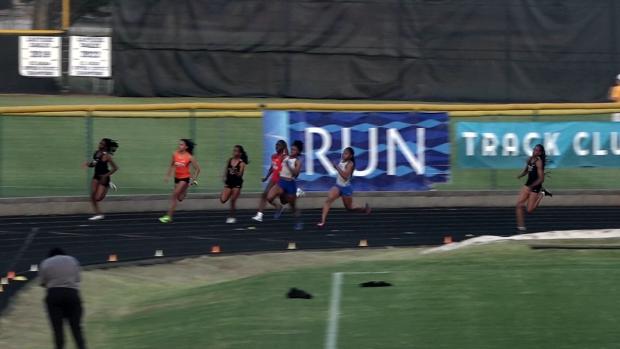 Varsity Girls 200 Finals Section 1