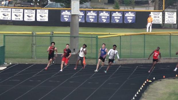 Varsity Boys 200 Finals Section 1