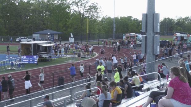 JV Girls 400 Finals Section 1