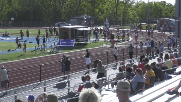JV Girls 400 Finals Section 2