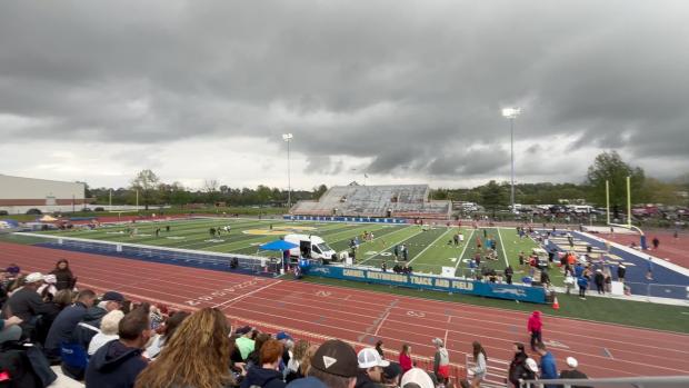 Boys 3200 Heat 1