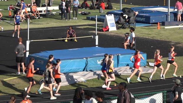 Girls 1600 Finals Section 1