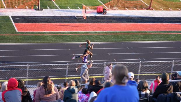 Girls 200 Prelims Heat 6