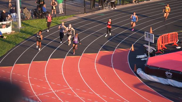 Girls 200 Prelims Heat 8