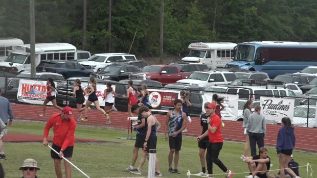 Girls 4x800 Relay Finals Section 1