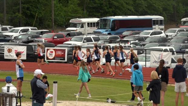 Girls 1600 Finals Section 1