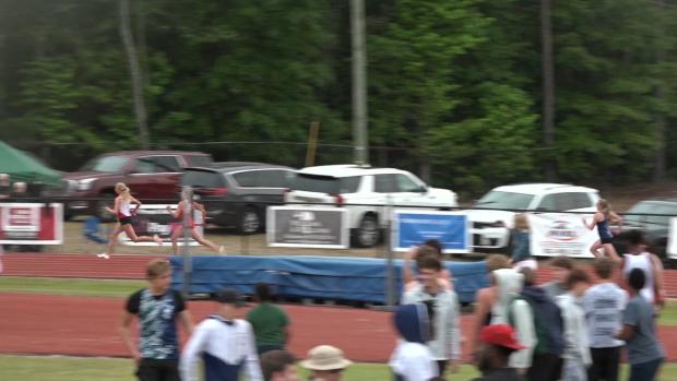 Girls 4x400 Relay Finals Section 1
