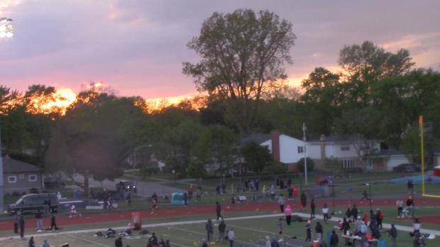 Boys 4x200 relay, sec 3