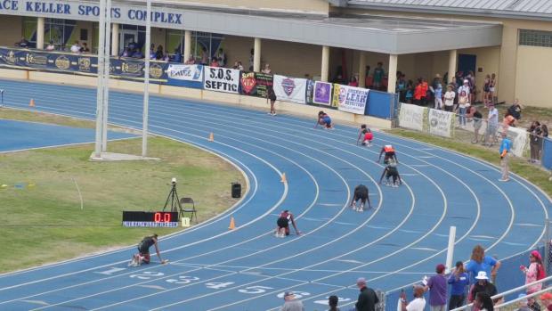 Girls 3A3 4x100 Heat 1