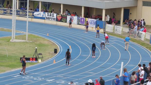Girls 4A3 4x100 Relay Heat 2