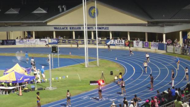 Girls 4A3 4x400 Heat 1