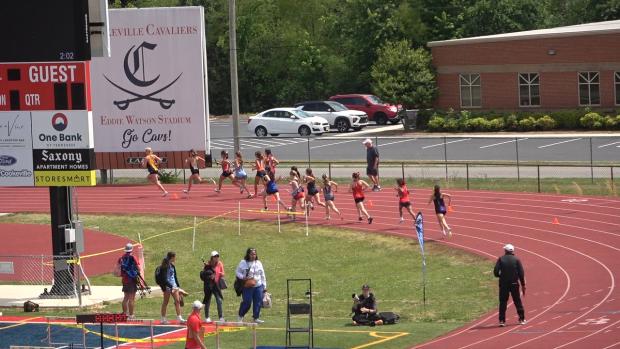 Girls 4x800 Relay Finals Section 1