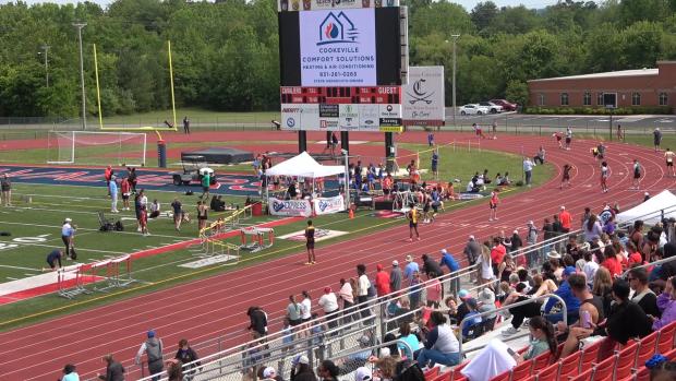 Boys 4x200 Relay Finals Section 1