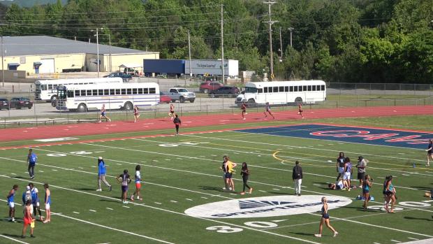 Girls 400 Finals Section 1