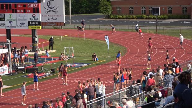 Girls 4x400 Relay Finals Section 1